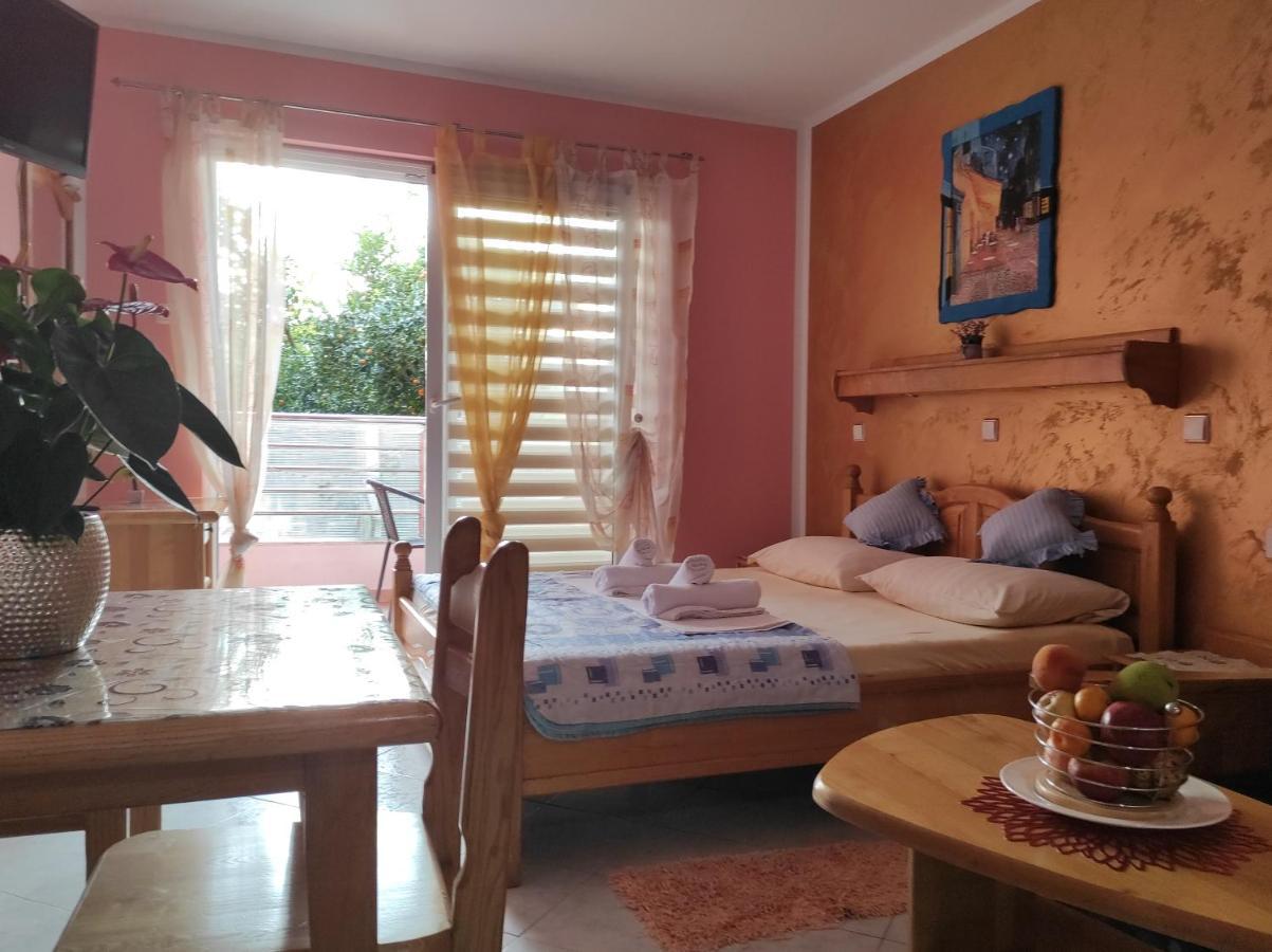 Villa Aleksandra - T Rafailovići Eksteriør billede